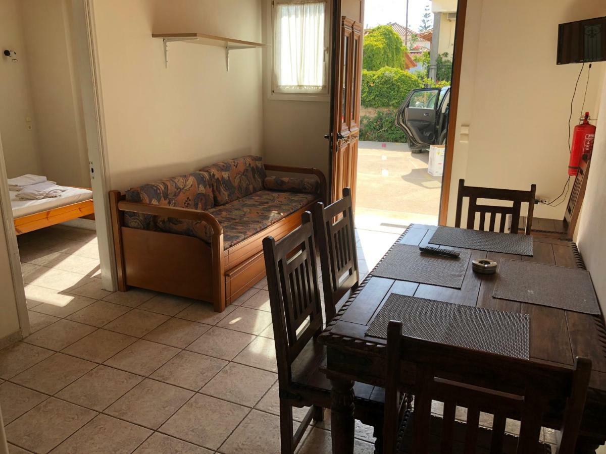 Mythos Suites-Dionysos Apartment Methóni Eksteriør bilde